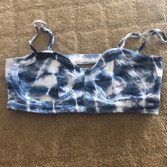 Crop top - Picture 1 of 1